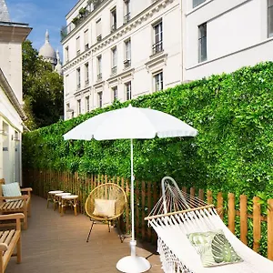Хостел Le Village Montmartre By Hiphophostels, Париж