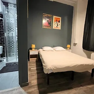 Хостел Le Globe, Париж
